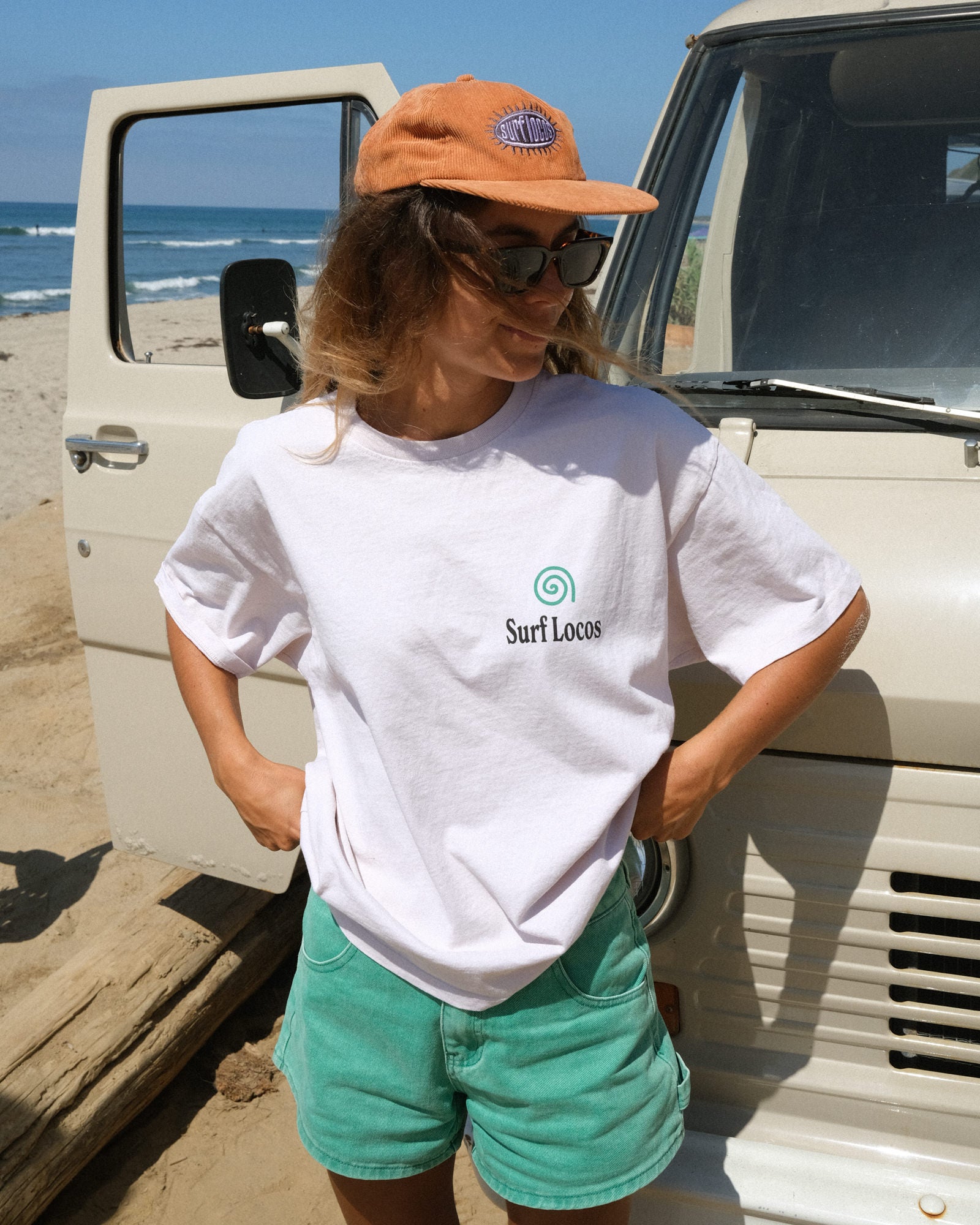 Hurtin' Retro Tee - Surf Locos