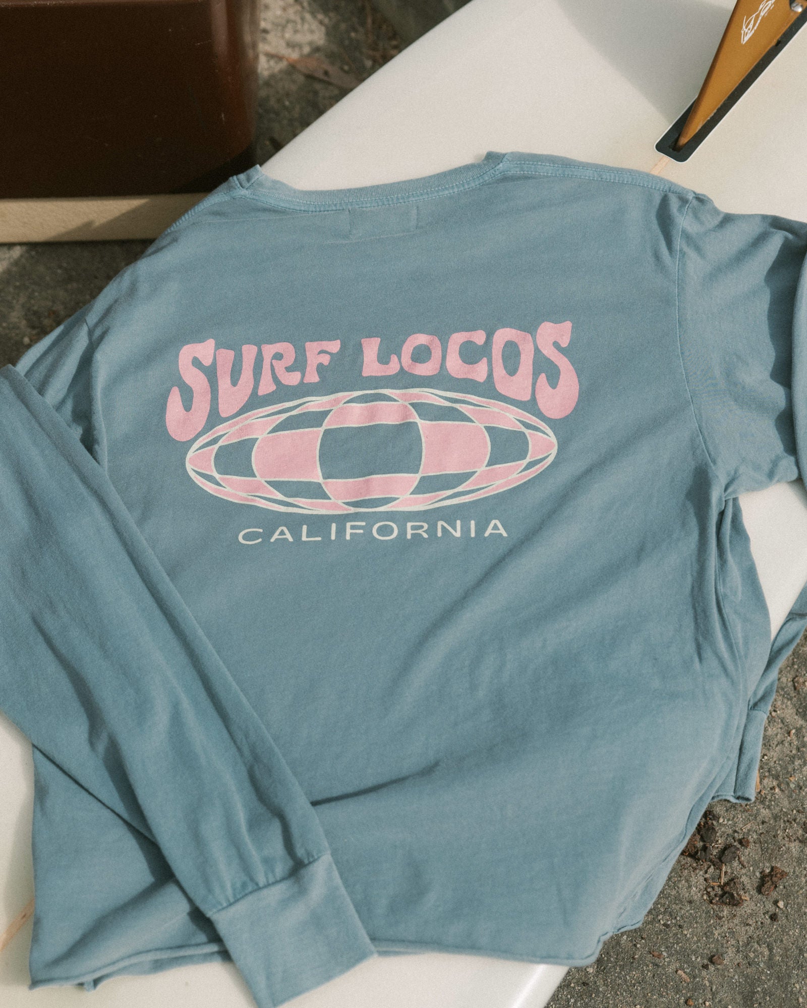 Wild World Cropped Long Sleeve - Surf Locos